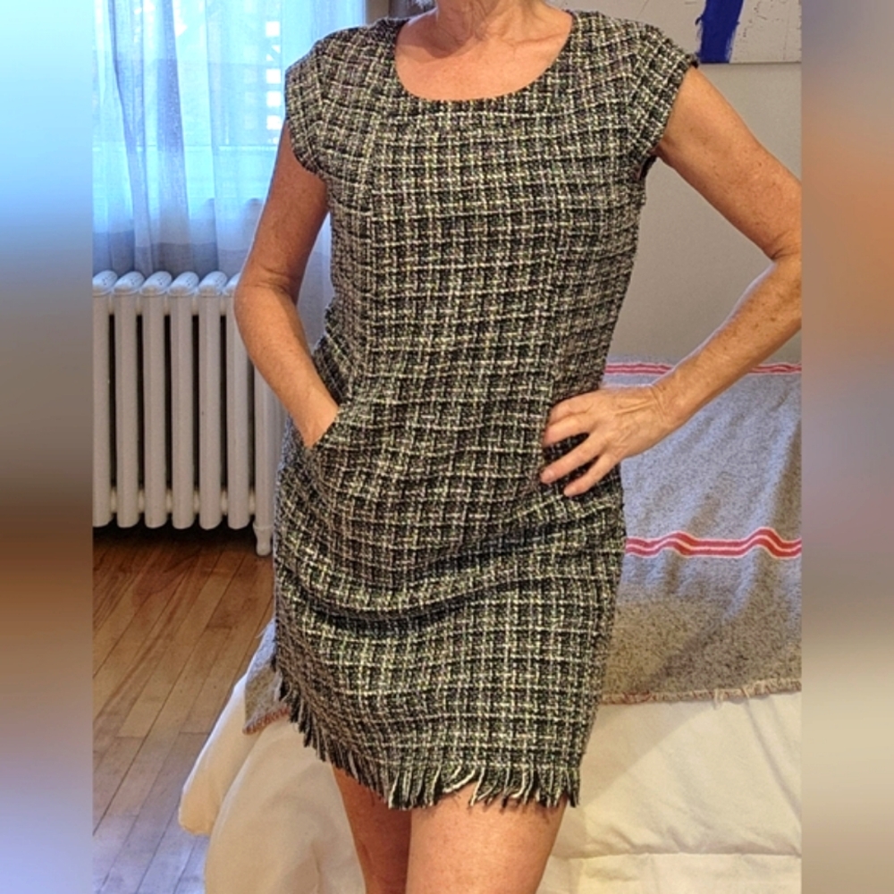 Short tweed dress